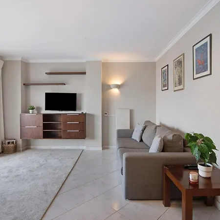 3 Bedroom アパート *