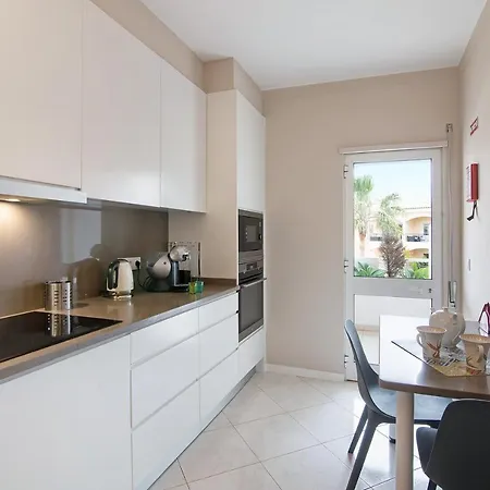 アパート 3 Bedroom ヴィラモウラ