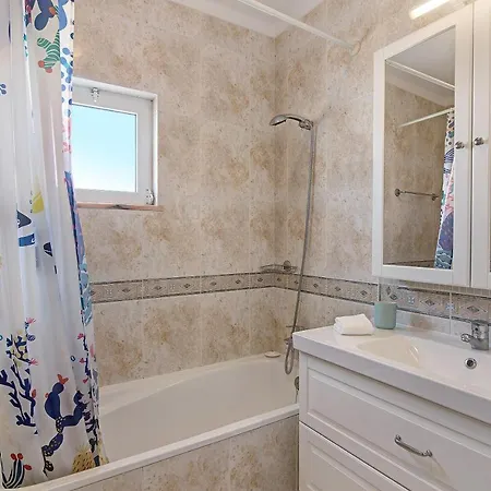 3 Bedroom Appartement *
