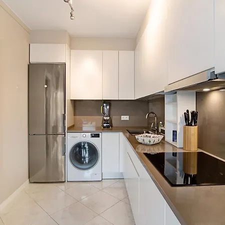 3 Bedroom Apartment *